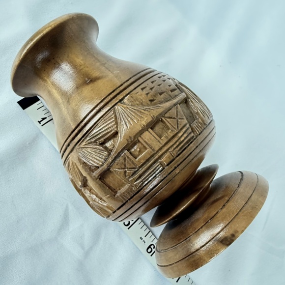 Vintage Turned Wooden Tiki Bar Vase Hand Carved Hut 6 in Blond Wood Excellent - Picture 1 of 12